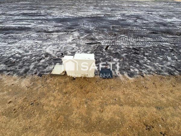 Terrain viabilisé 951 m² à Moustey