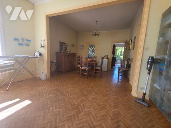 Maison individuelle d'environ 150m² habitables bâtie sur une parcelle de 513m².