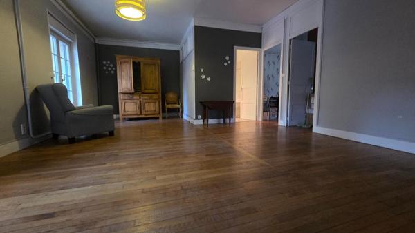 proche de tout commerces et écoles