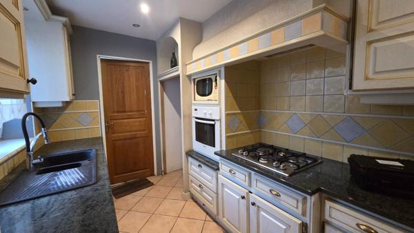 proche de tout commerces et écoles