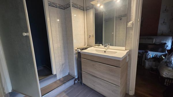 proche de tout commerces et écoles