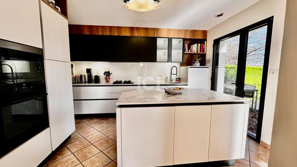 Maison Sainte Luce Sur Loire - 190 m²