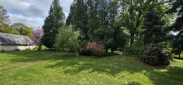 EXCLUSIVITÉ  Authentique maison normande avec terrain arboré de 8088 m²