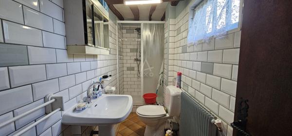 EXCLUSIVITÉ  Authentique maison normande avec terrain arboré de 8088 m²