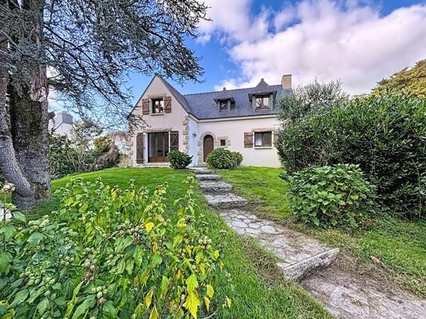 Maison familiale et rénovée, 4 chambres, plain-pied, jardin lumineux - Languidic.