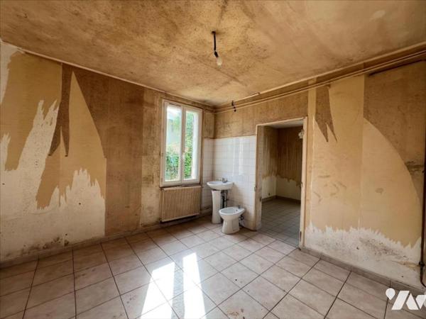 MAISON AVEC DÉPENDANCE