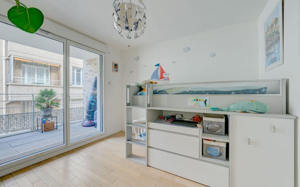 Appartement à vendre    3 pièces • 68,90 m2 Vanves