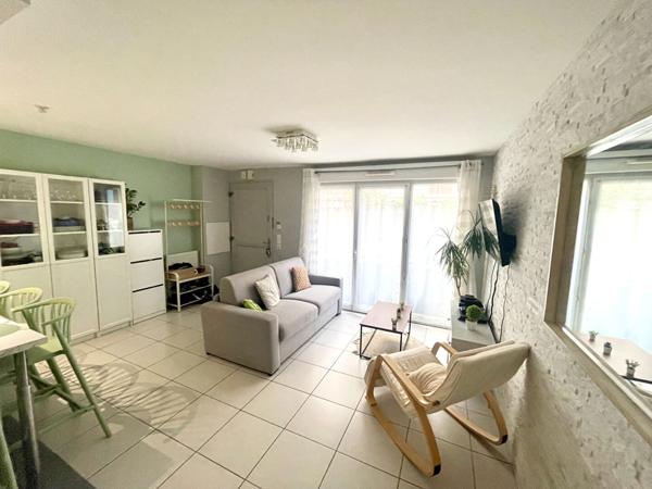 Duplex 3 chambres avec cour privative , Quartier convivial proche commodités €279 000 ** - Référence 7110