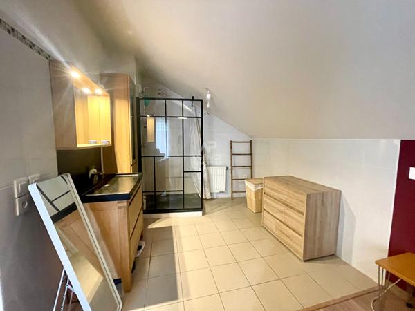 Duplex 3 chambres avec cour privative , Quartier convivial proche commodités €279 000 ** - Référence 7110