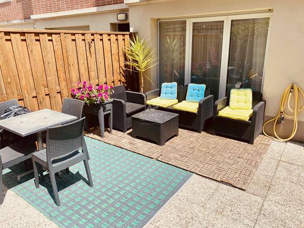 Duplex 3 chambres avec cour privative , Quartier convivial proche commodités €279 000 ** - Référence 7110