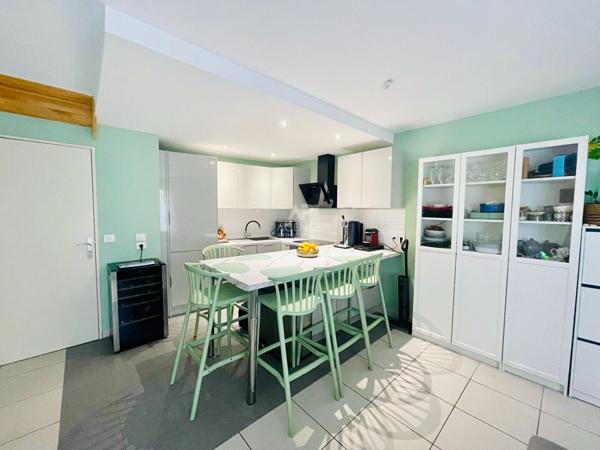 Duplex 3 chambres avec cour privative , Quartier convivial proche commodités €279 000 ** - Référence 7110