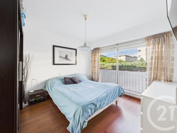 Appartement T4 à vendre  4 pièces - 76,69 m2 LA VALETTE DU VAR - 83