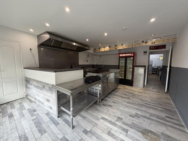 ÉPERNON – MURS COMMERCIAUX – ESPACE DE RESTAURATION 150 M² – PIED DE GARE - PMR – Terrasse