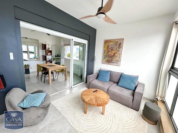 Appartement à louer 2 pièces 59.04m² Saint-Pierre (97410)