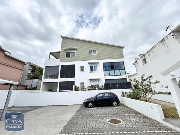 Appartement à louer 2 pièces 59.04m² Saint-Pierre (97410)