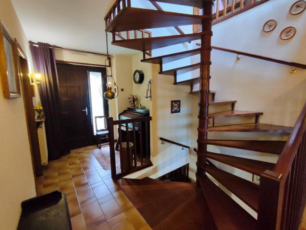 Maison familiale de 200m2 sur terrain de 8 ares