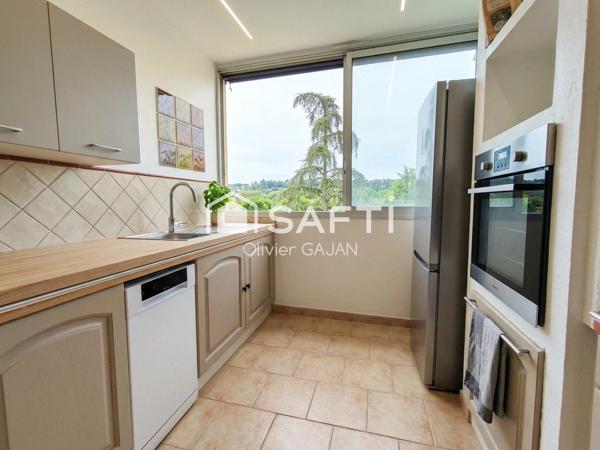 60 m² – Vue Mont Ventoux – Résidence fermée avec parc – Cave