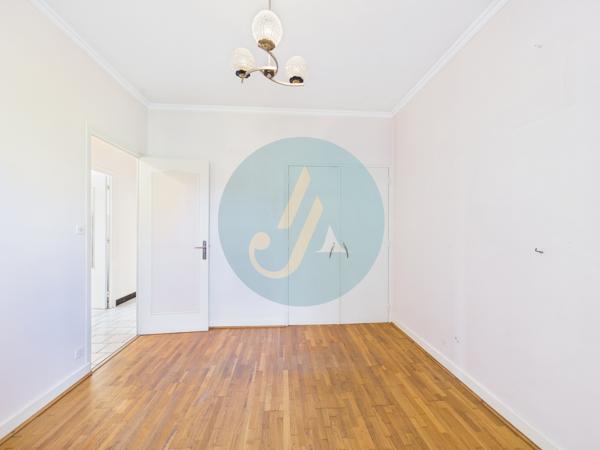 Narcy (58400) Maison élevée sur sous-sol, 2 chambres, garage, terrasses, idéal pour résidence principale, secondaire ou inve