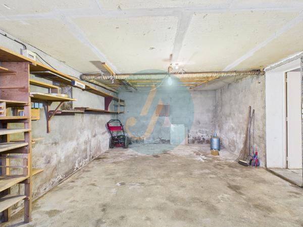 Narcy (58400) Maison élevée sur sous-sol, 2 chambres, garage, terrasses, idéal pour résidence principale, secondaire ou inve