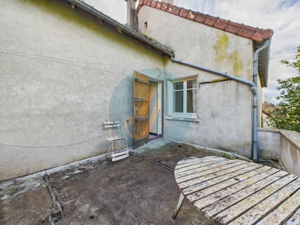 Narcy (58400) Maison élevée sur sous-sol, 2 chambres, garage, terrasses, idéal pour résidence principale, secondaire ou inve