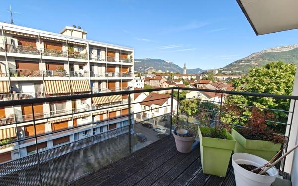 Appartement à vendre    3 pièces • 68,51 m2 Grenoble