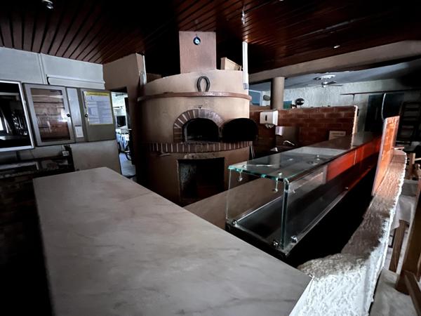 Restaurant /Pizzeria de 230m² avec logement de fonction