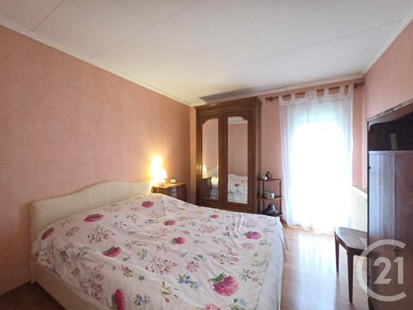 Maison à vendre  4 pièces - 121 m2 ST PIERRE LES NEMOURS - 77