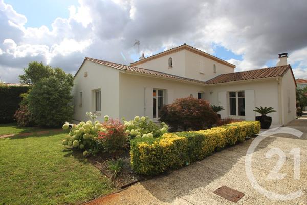 Maison à vendre  8 pièces - 204,48 m 2   ST MEDARD EN JALLES  - 33