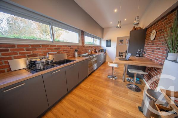 Maison à vendre  8 pièces - 204,48 m 2   ST MEDARD EN JALLES  - 33