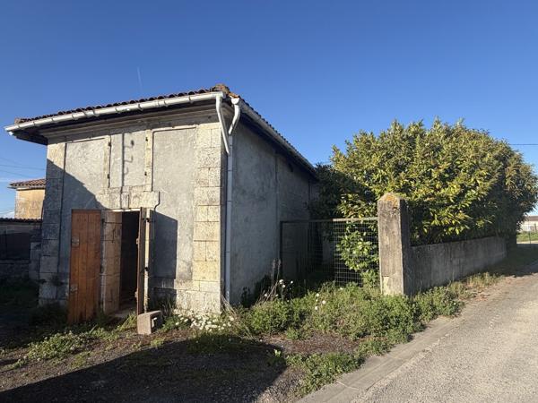 Grange à aménager 40 000 € H.A.I.*