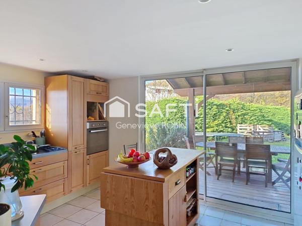 Maison familiale individuelle de 196 m² habitables avec 6 chambres – Terrain de 759 m²