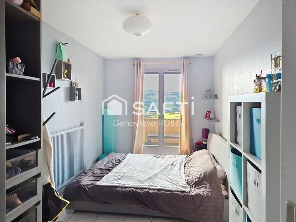 Maison familiale individuelle de 196 m² habitables avec 6 chambres – Terrain de 759 m²