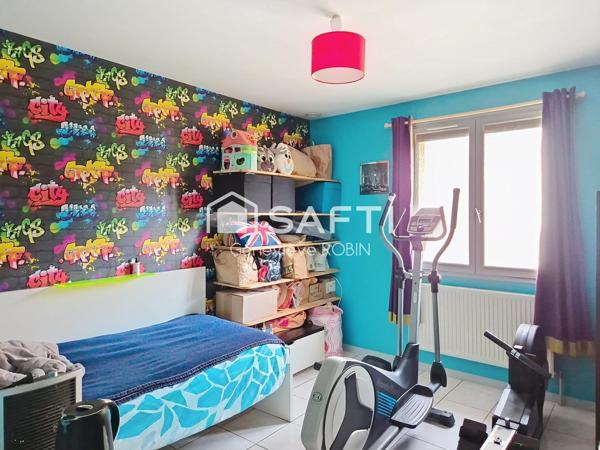 Maison familiale individuelle de 196 m² habitables avec 6 chambres – Terrain de 759 m²