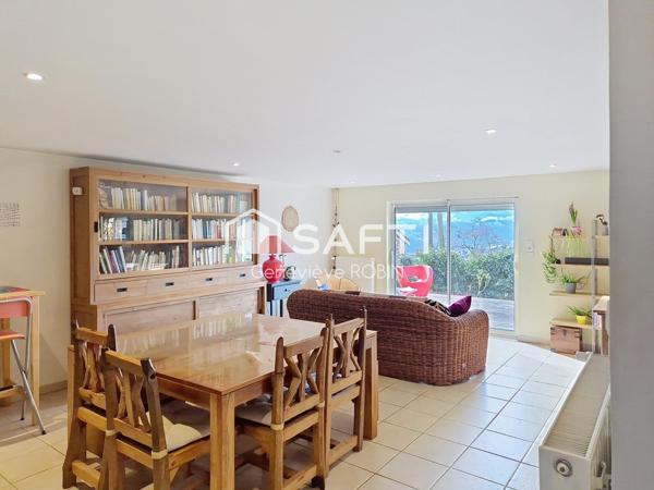 Maison familiale individuelle de 196 m² habitables avec 6 chambres – Terrain de 759 m²