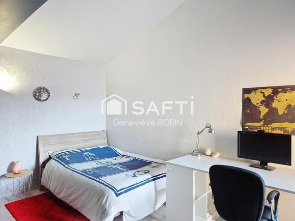 Maison familiale individuelle de 196 m² habitables avec 6 chambres – Terrain de 759 m²