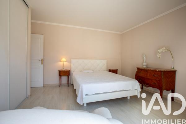 Maison à vendre 5 pièces 138 m² Sainte-Cécile-les-Vignes