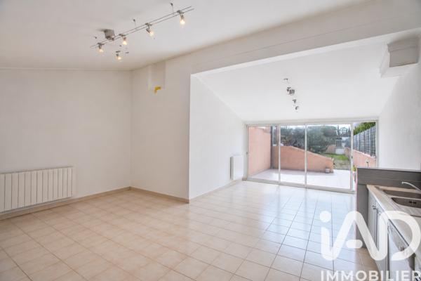 Maison à vendre 5 pièces 138 m² Sainte-Cécile-les-Vignes
