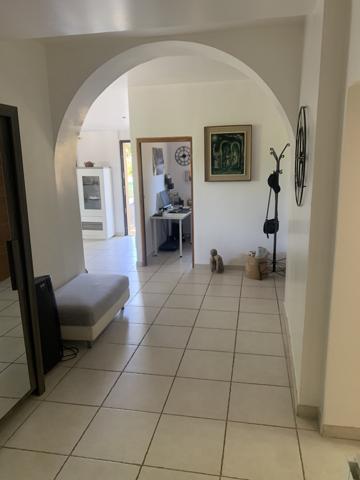 Entraigues-sur-la-Sorgue (84320) Villa en campagne à Entraigues de 150 m2, 4 chambres + T2 de 45 m2