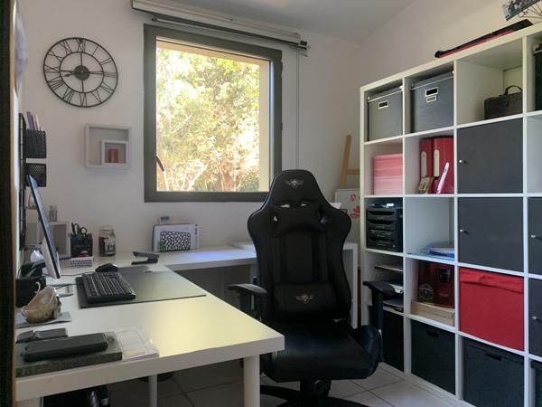 Entraigues-sur-la-Sorgue (84320) Villa en campagne à Entraigues de 150 m2, 4 chambres + T2 de 45 m2