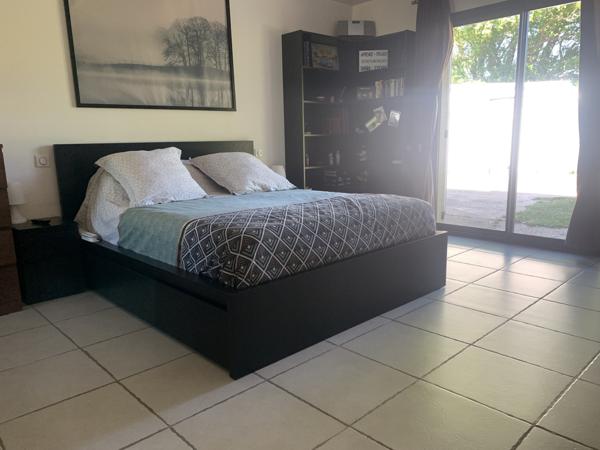 Entraigues-sur-la-Sorgue (84320) Villa en campagne à Entraigues de 150 m2, 4 chambres + T2 de 45 m2