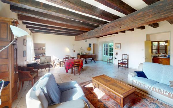 Maison à vendre    9 pièces • 253 m2 Sury-en-Vaux