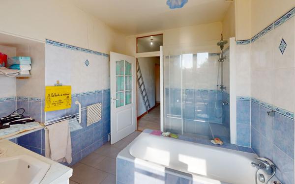 Maison à vendre    9 pièces • 253 m2 Sury-en-Vaux