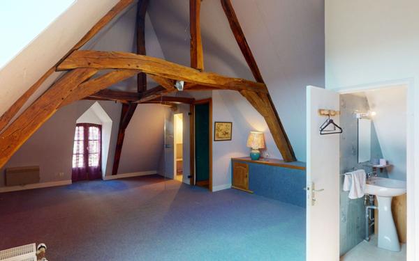 Maison à vendre    9 pièces • 253 m2 Sury-en-Vaux