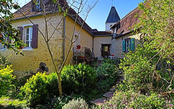 Maison à vendre    9 pièces • 253 m2 Sury-en-Vaux