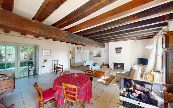 Maison à vendre    9 pièces • 253 m2 Sury-en-Vaux