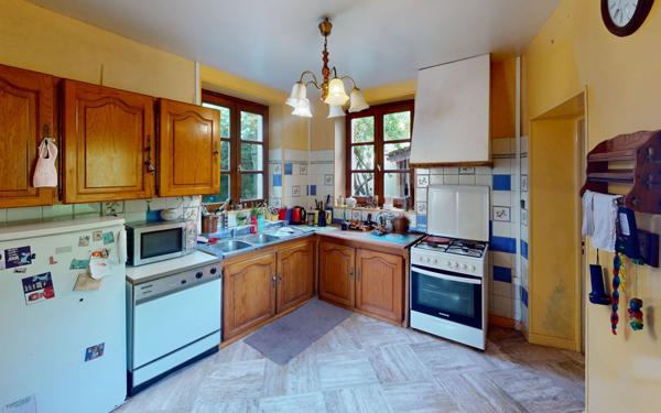 Maison à vendre    9 pièces • 253 m2 Sury-en-Vaux