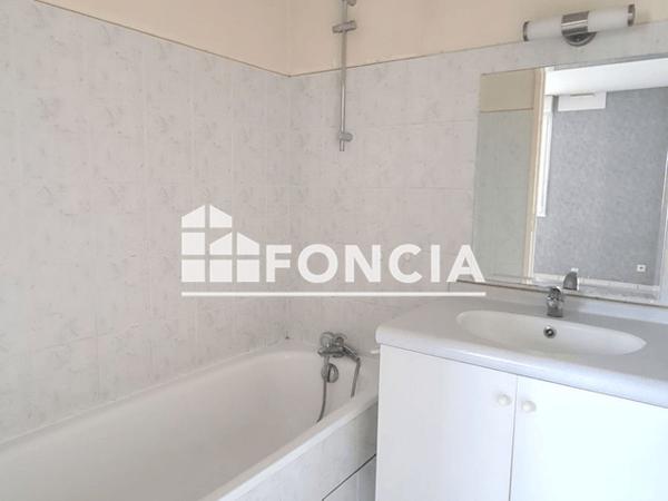 Location Appartement 2 pièces 44.8 m² - 80 COURS DE LA LIBERATION Grenoble 38100