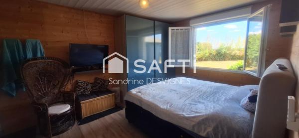 Ensemble de deux chalets 238 m2 hab avec terrain.