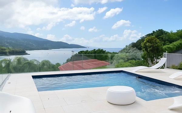 Maison à vendre    5 pièces •  Bouillante