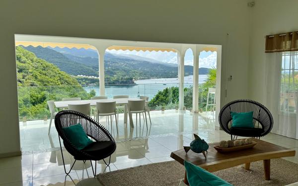 Maison à vendre    5 pièces •  Bouillante